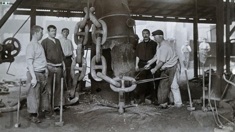 Titanic anchor